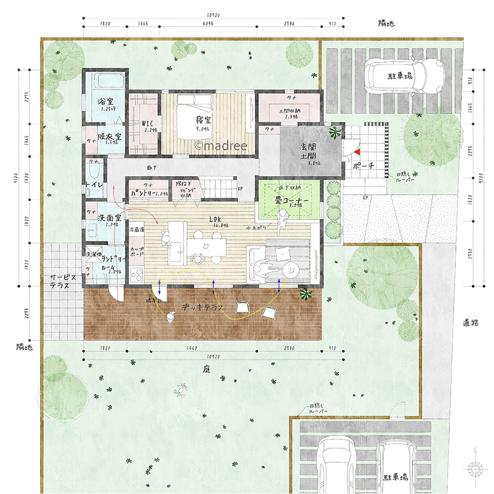 [33坪 2LDK] デッキと水廻りのぐるぐる動線で家事効率UP、広い庭をふんだんに取り込んだ平屋風の家の間取り図　1階の画像