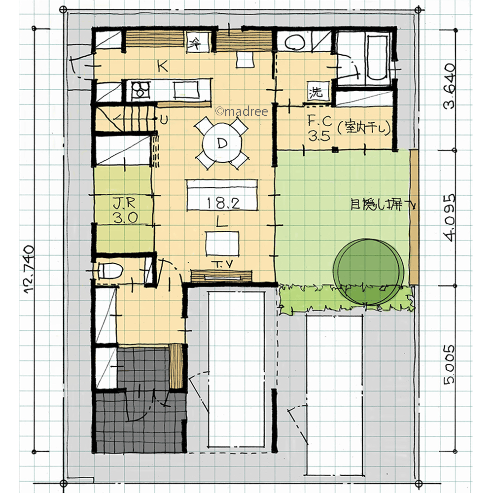 [39坪 4LDK] 家族とつながるリビング中心動線と、プライベート重視の個室でオンオフ切り替えしやすい家の間取り図　1階の画像