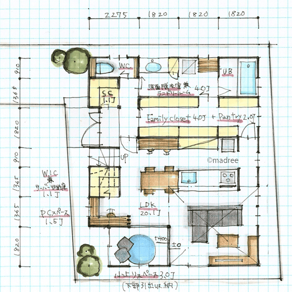 [37坪 3LDK] 玄関前ファミクロを中心に3つの動線が交わる、移動に無駄のない家事楽な家の間取り図　1階の画像