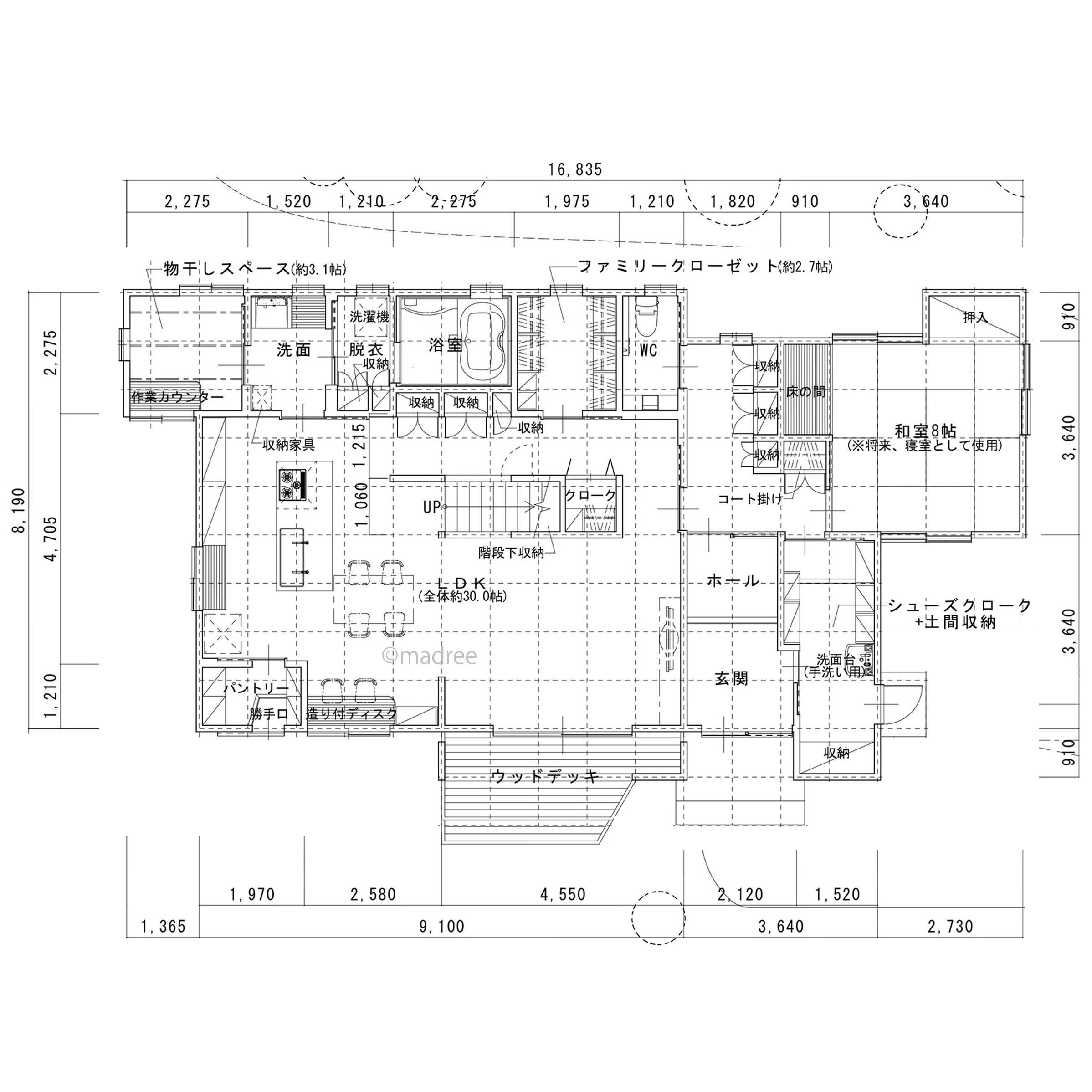 [50坪 4LDK] 家族とコミュニケーション深まるキッチン配置で、将来は平屋のように使える大屋根の家の間取り図　1階の画像
